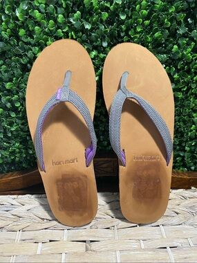 Hari Amari flip flops Sz 11